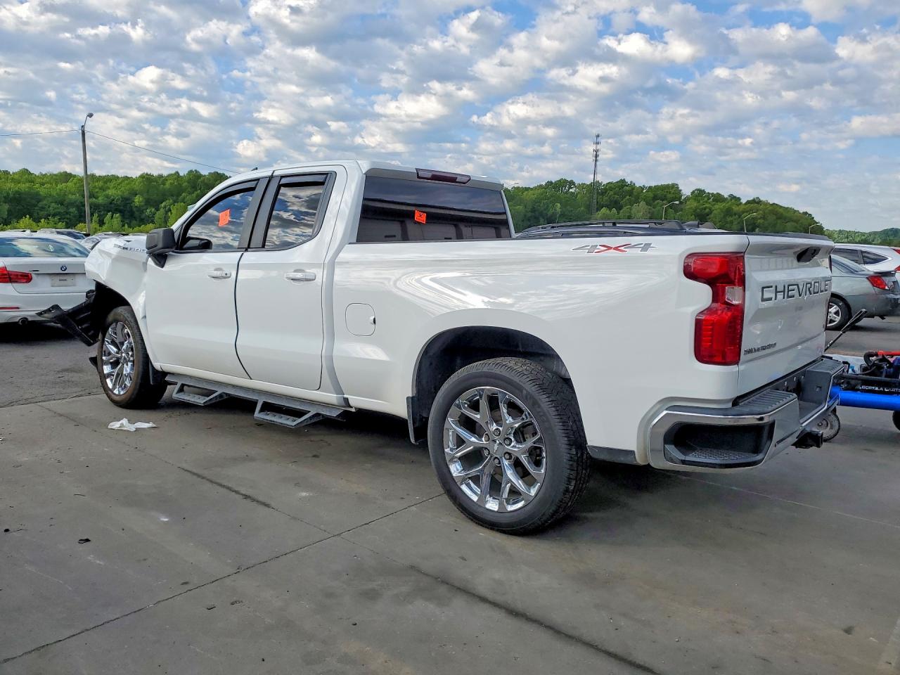 2019 CHEVROLET SILVERADO K1500 LT photo 2