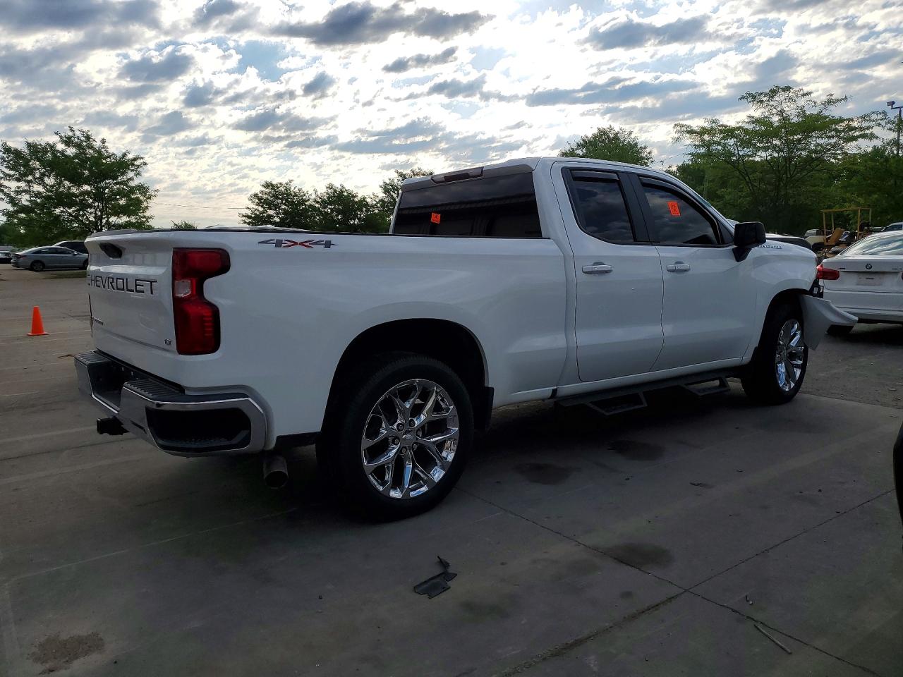 2019 CHEVROLET SILVERADO K1500 LT photo 3