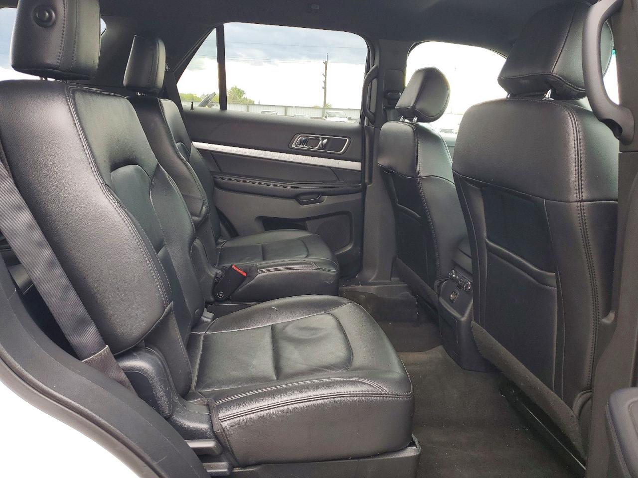 2017 FORD EXPLORER XLT photo 21