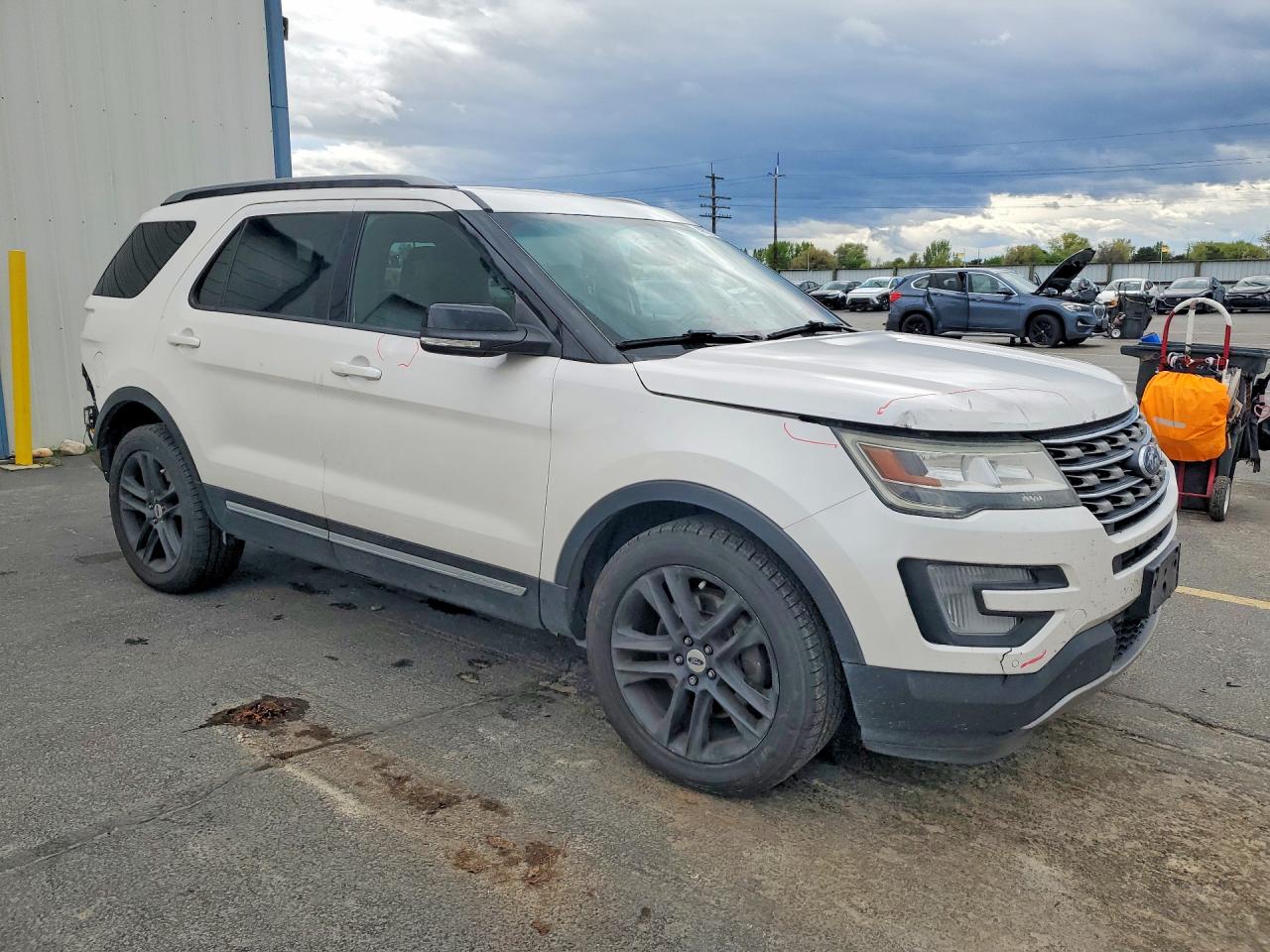 2017 FORD EXPLORER XLT photo 7
