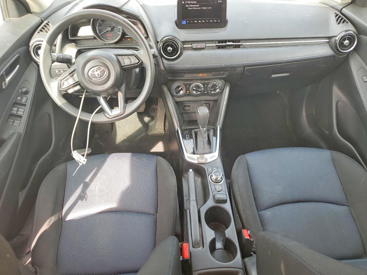 2019 TOYOTA YARIS LE photo 22