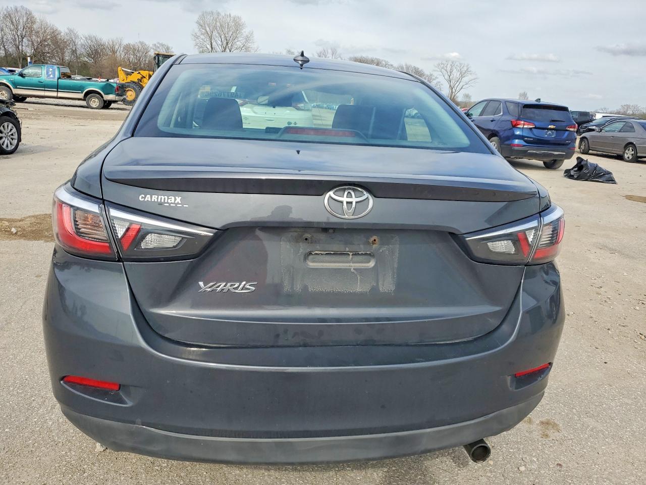 2019 TOYOTA YARIS LE photo 16