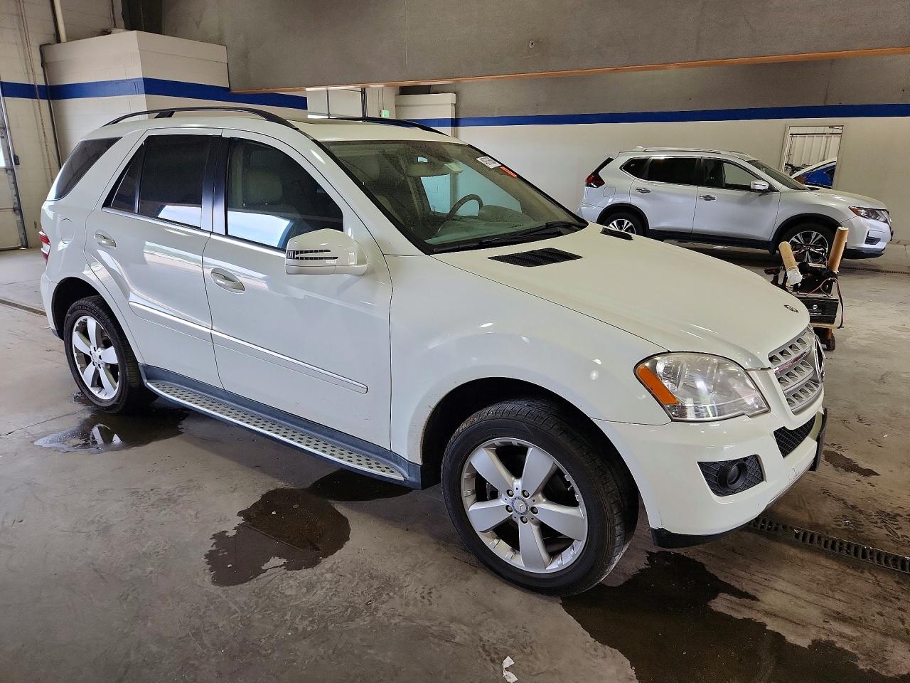 2011 MERCEDES-BENZ ML 350 4MATIC photo 4