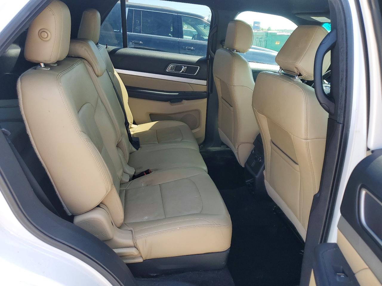 2016 FORD EXPLORER XLT photo 21