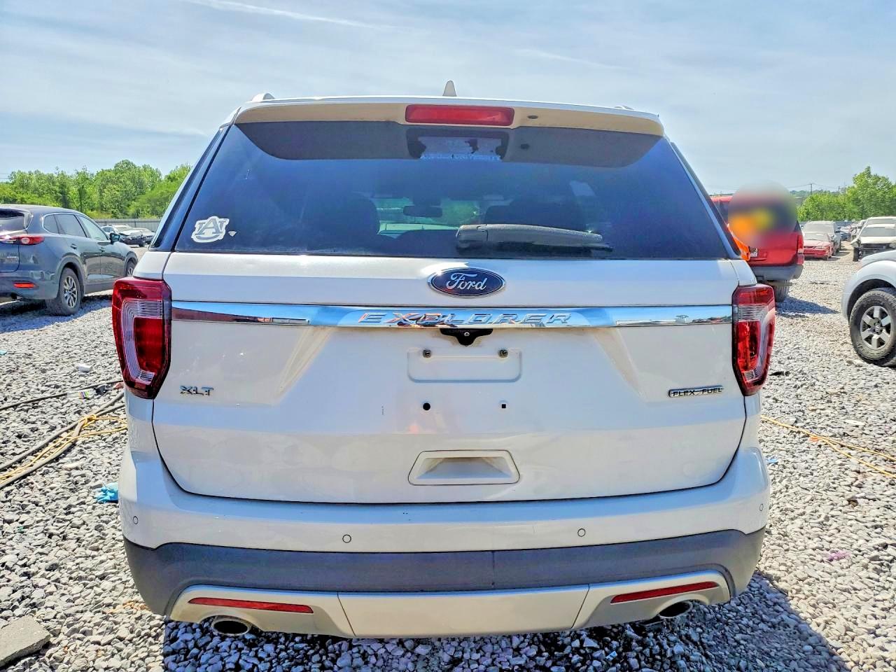 2016 FORD EXPLORER XLT photo 11