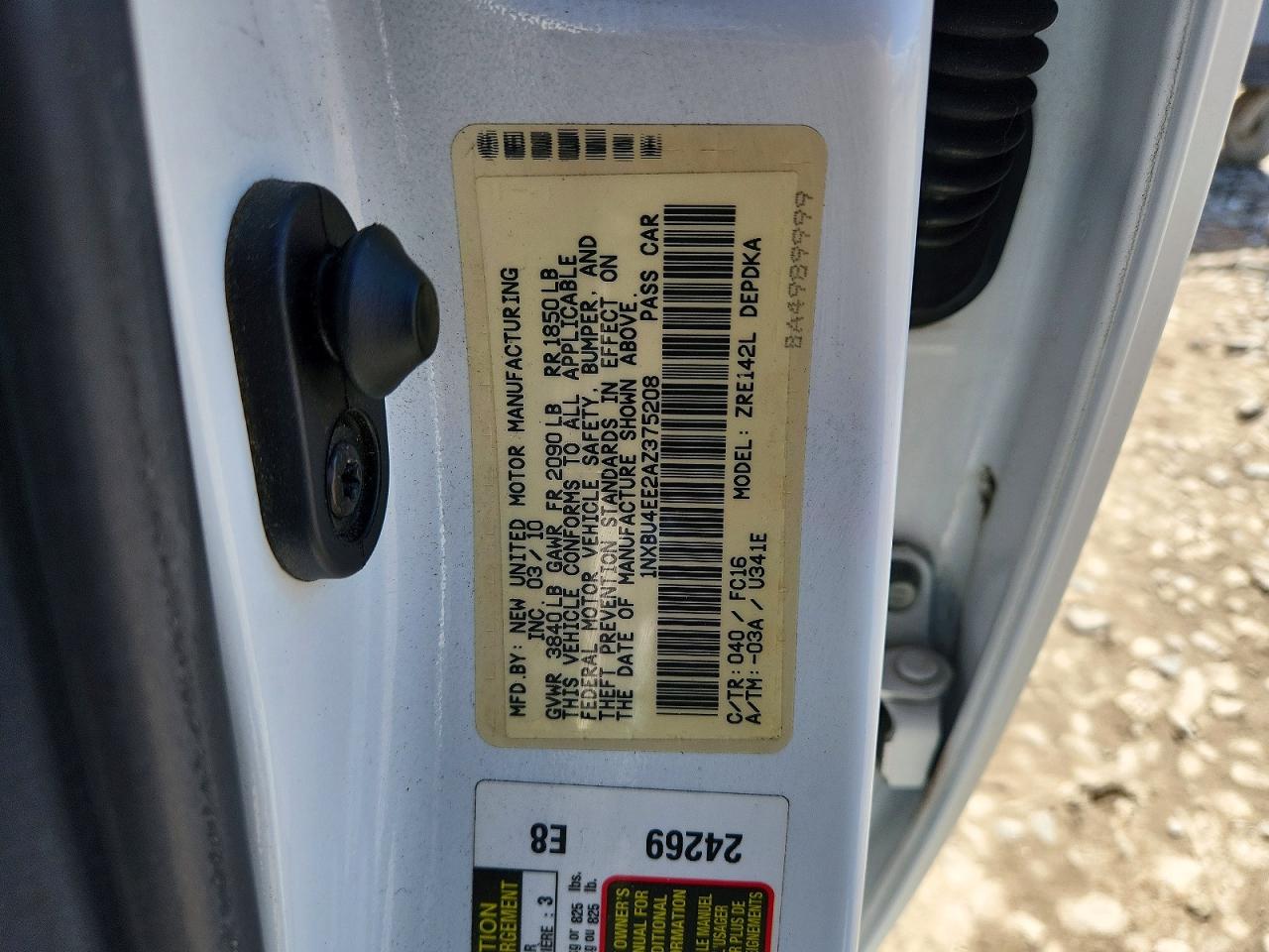 2010 TOYOTA COROLLA LE photo 34