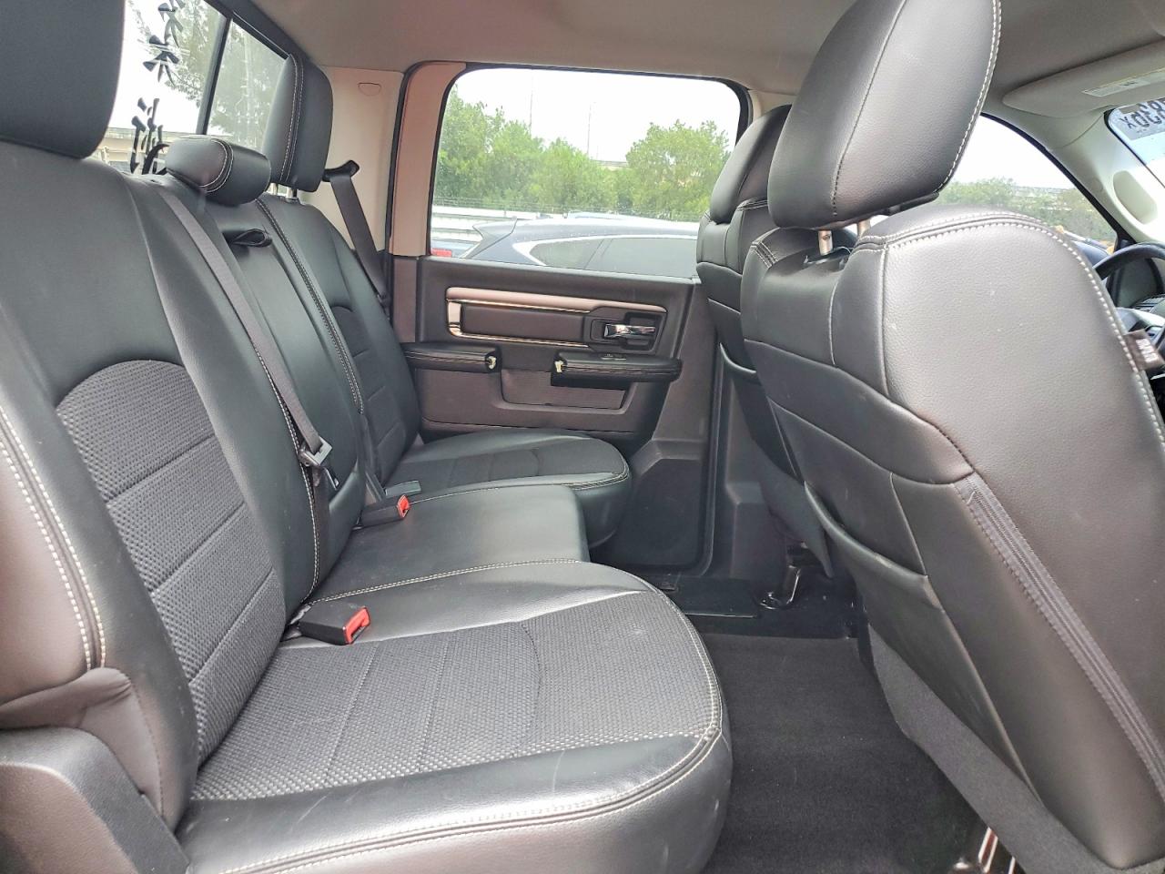2014 RAM 1500 photo 10