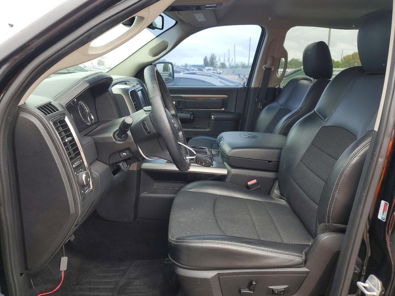 2014 RAM 1500 photo 7