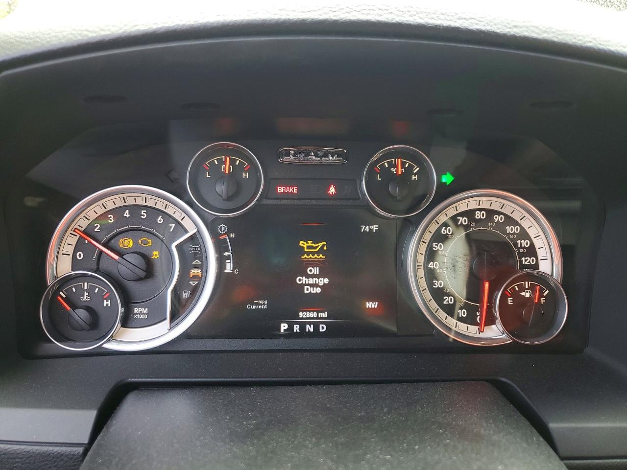2014 RAM 1500 photo 9