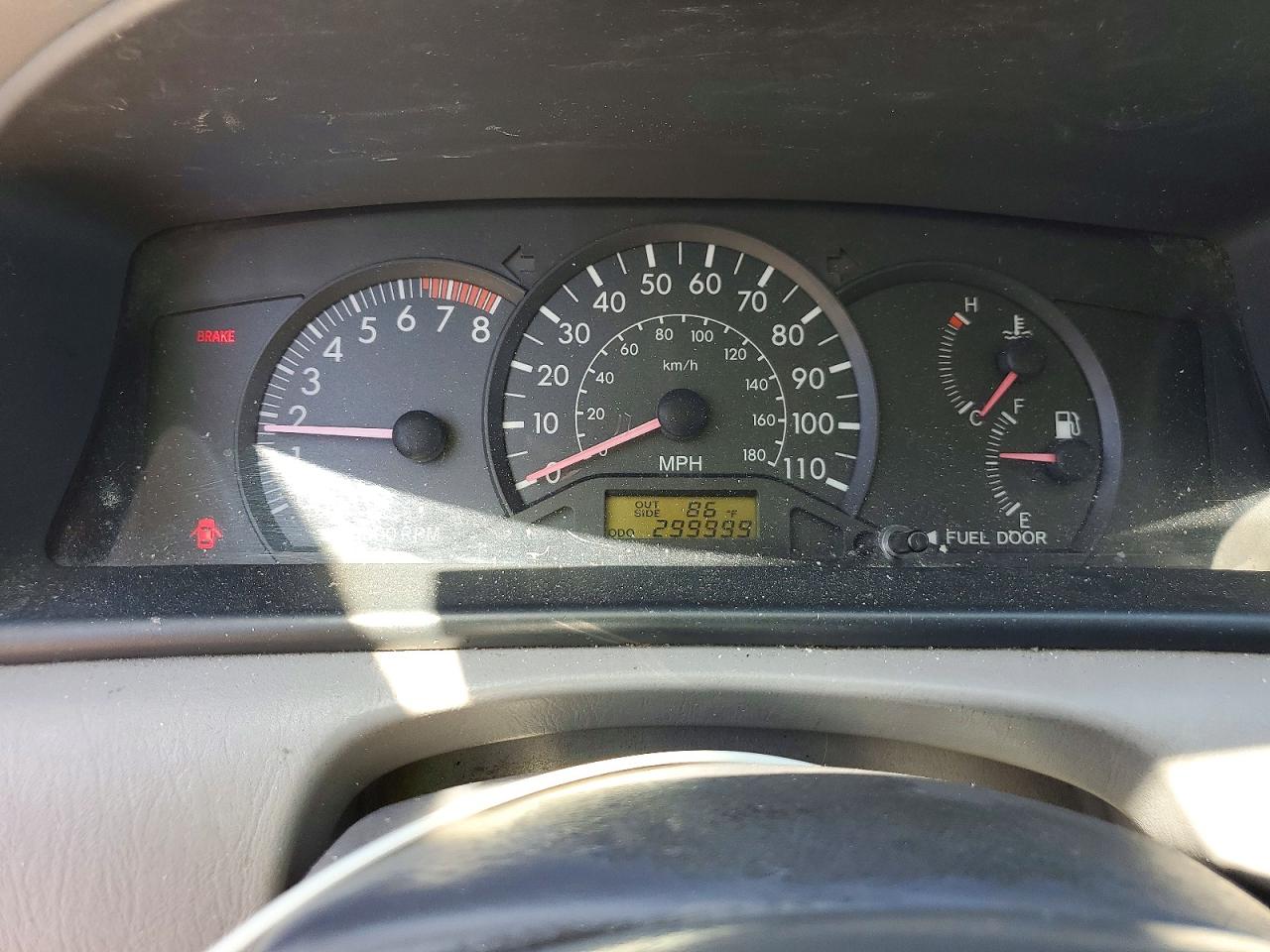 2005 TOYOTA COROLLA CE photo 9