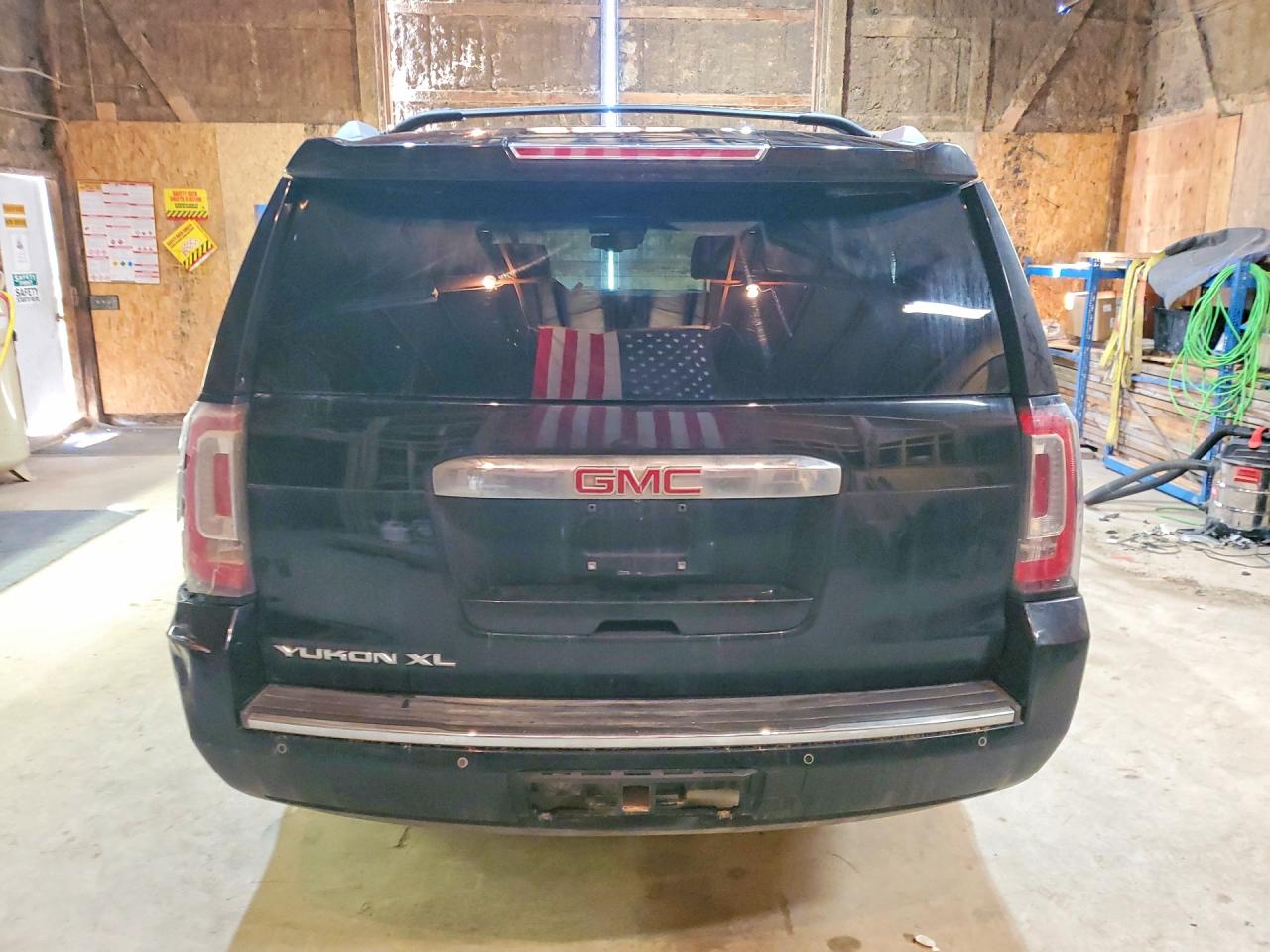 2015 GMC YUKON XL DENALI photo 11