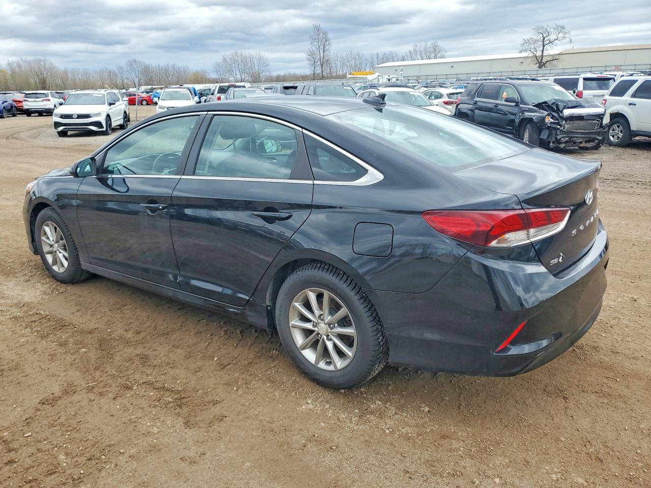 2018 HYUNDAI SONATA SE photo 4