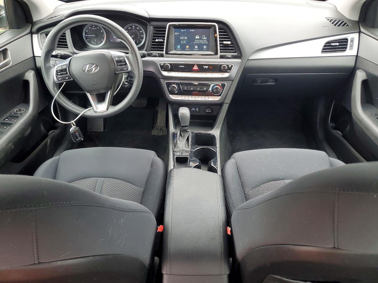 2018 HYUNDAI SONATA SE photo 22