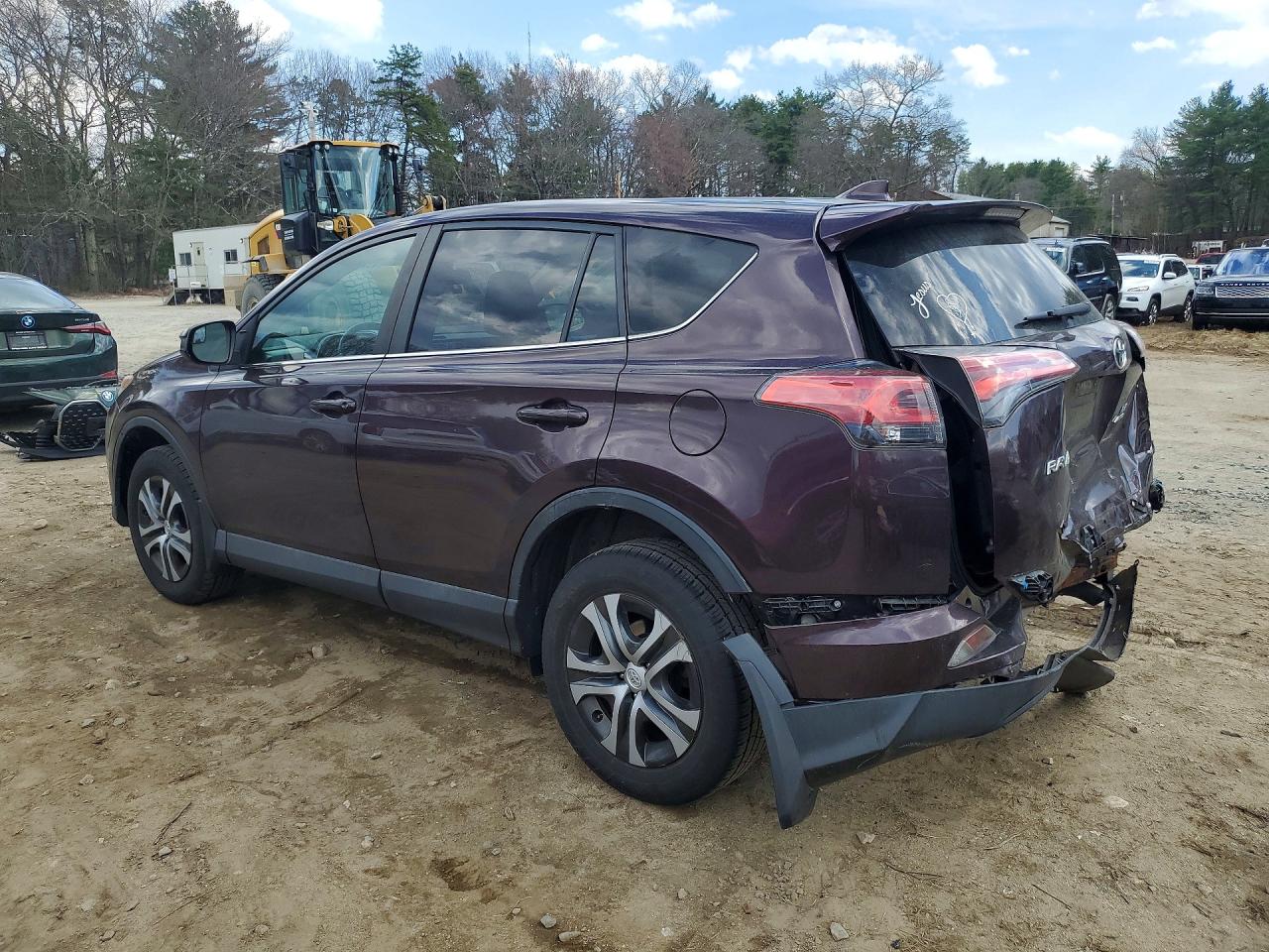 2018 TOYOTA RAV4 LE photo 2