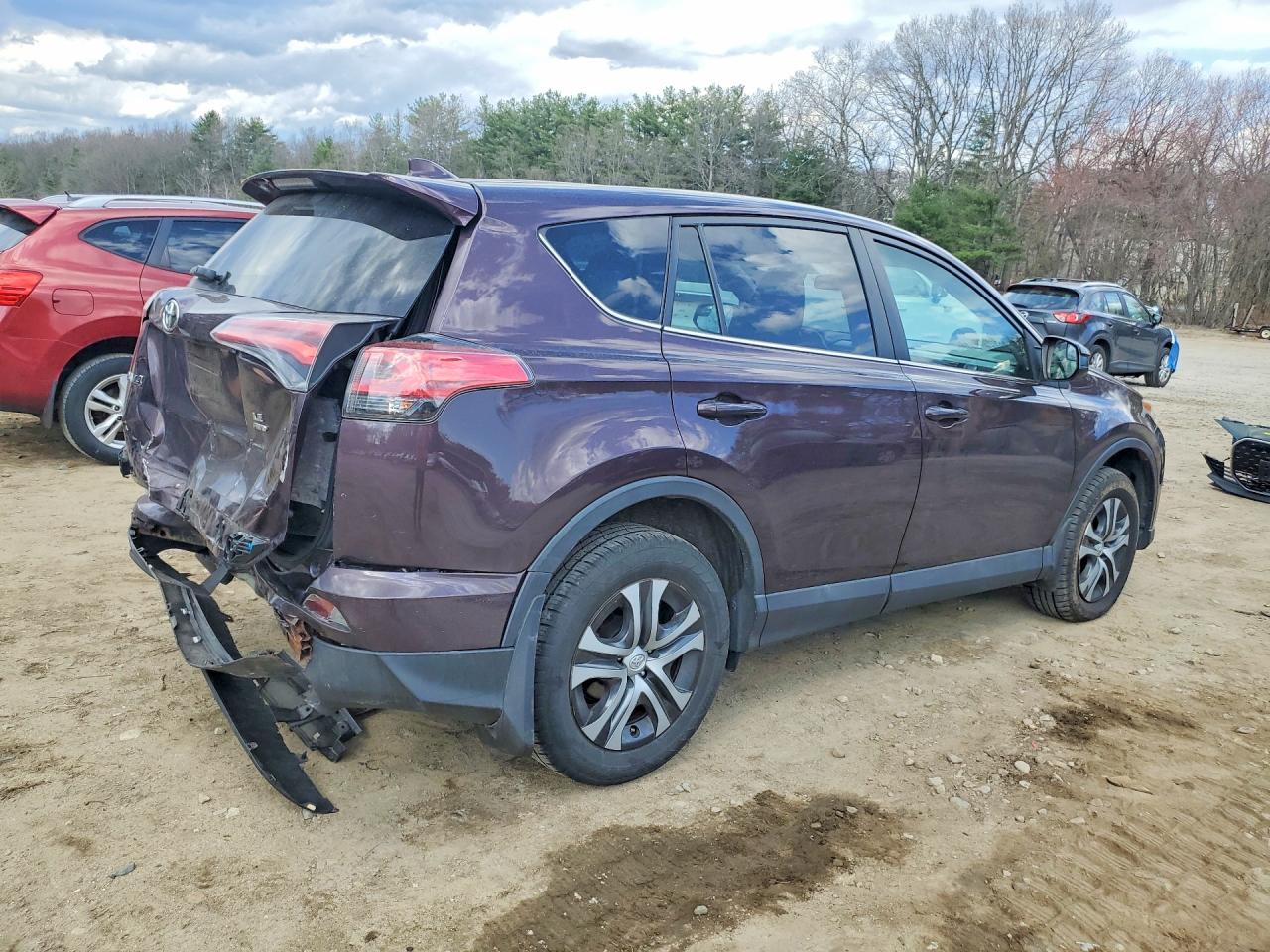 2018 TOYOTA RAV4 LE photo 3