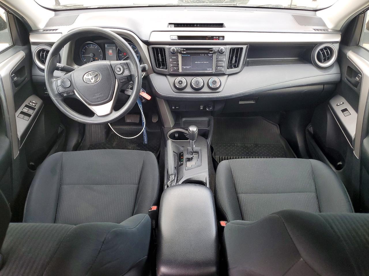2018 TOYOTA RAV4 LE photo 8