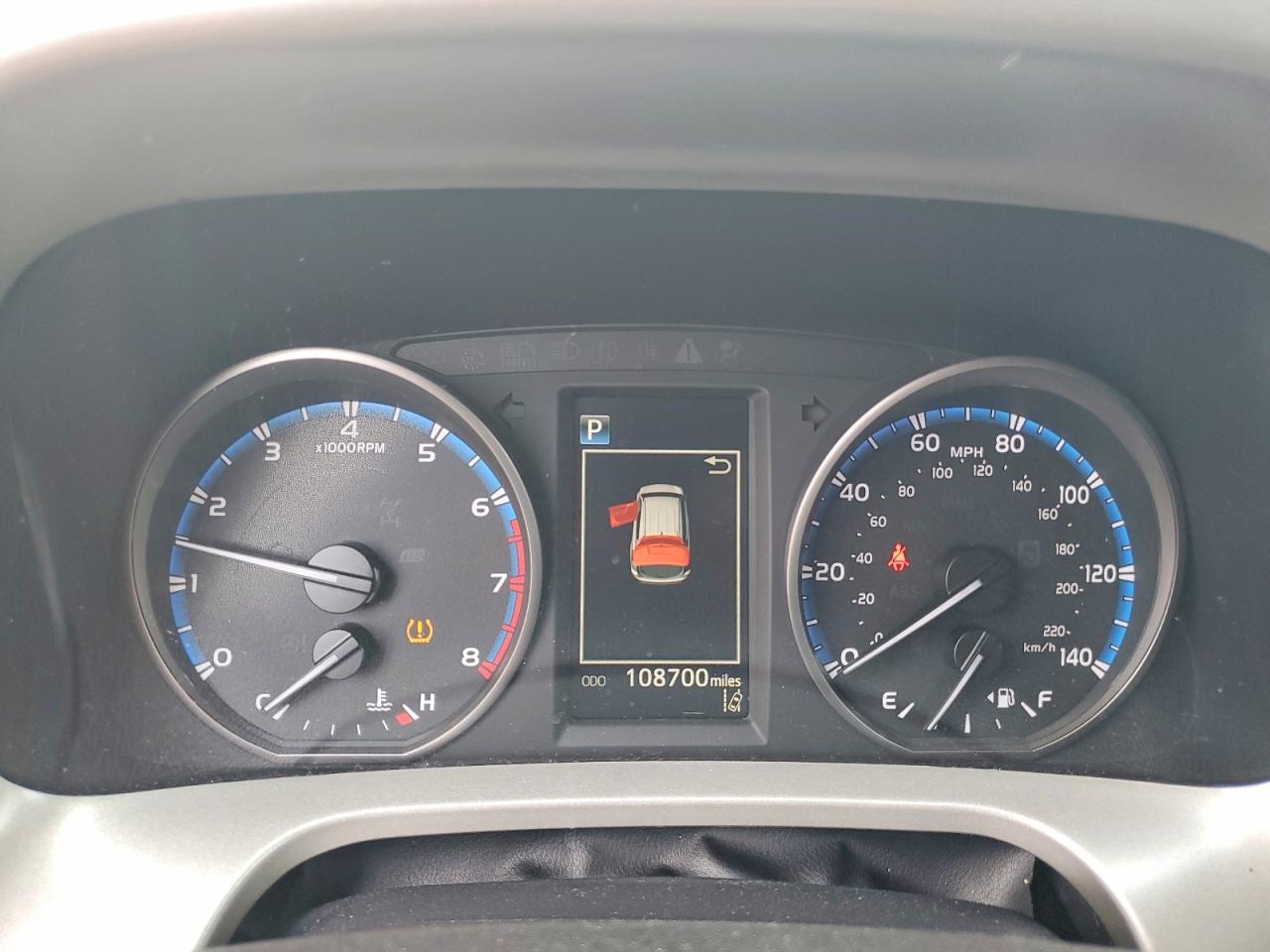 2018 TOYOTA RAV4 LE photo 9