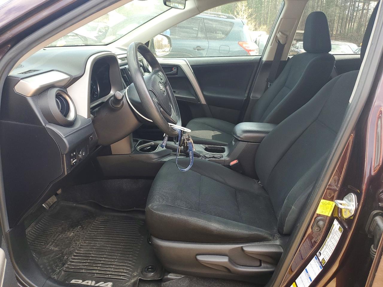 2018 TOYOTA RAV4 LE photo 7