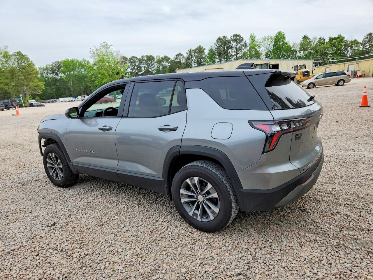 2026 CHEVROLET EQUINOX LT photo 3