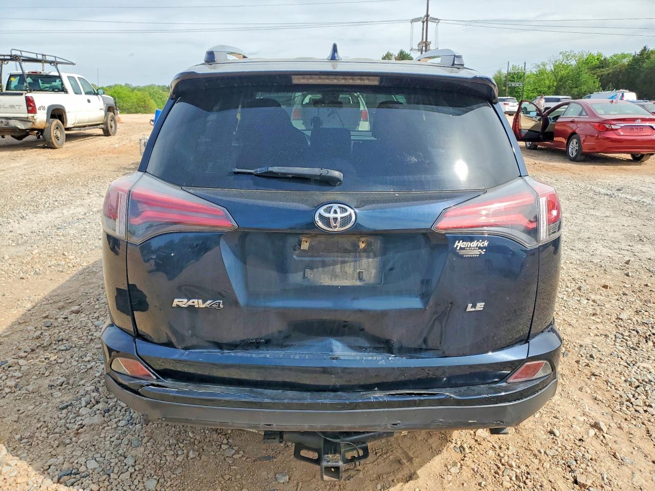 2018 TOYOTA RAV4 LE photo 16