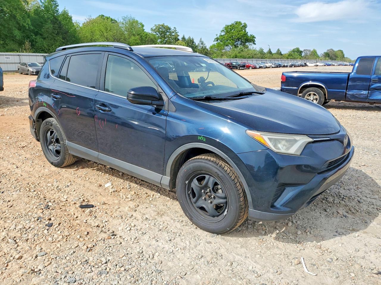 2018 TOYOTA RAV4 LE photo 10