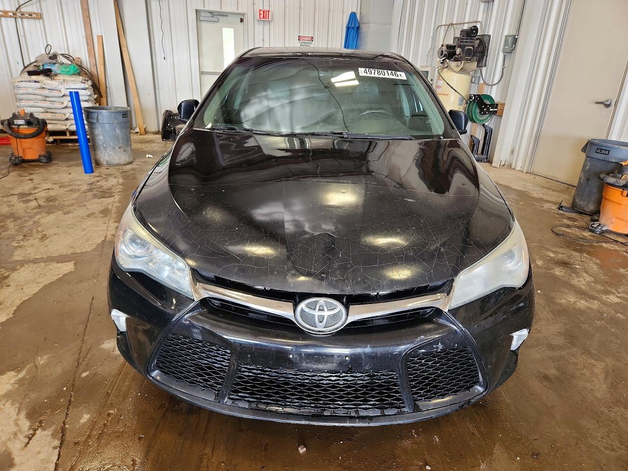 2016 TOYOTA CAMRY SE photo 9