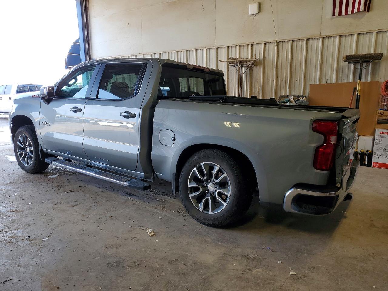 2023 CHEVROLET SILVERADO K1500 LT photo 3
