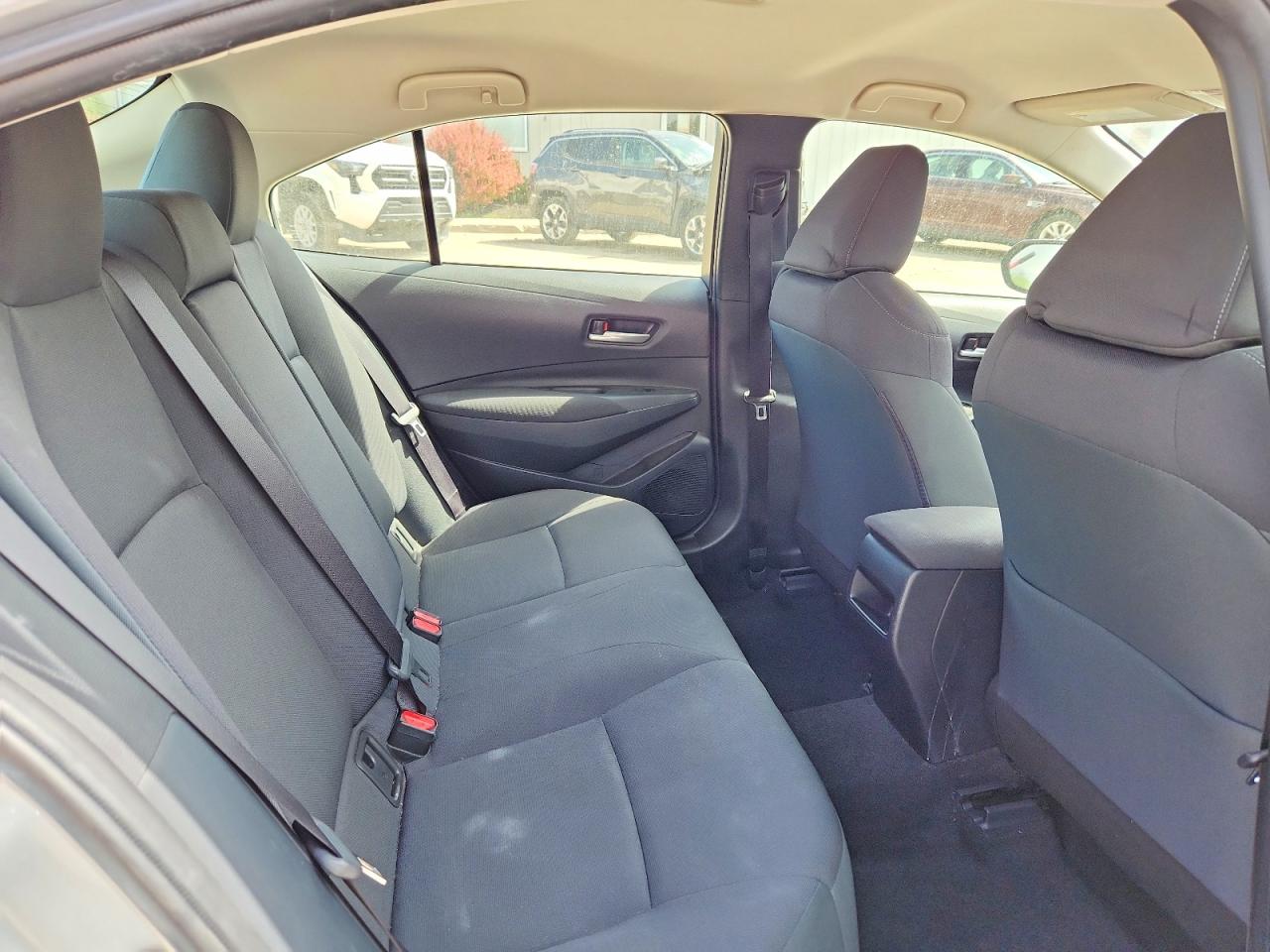 2021 TOYOTA COROLLA LE photo 28