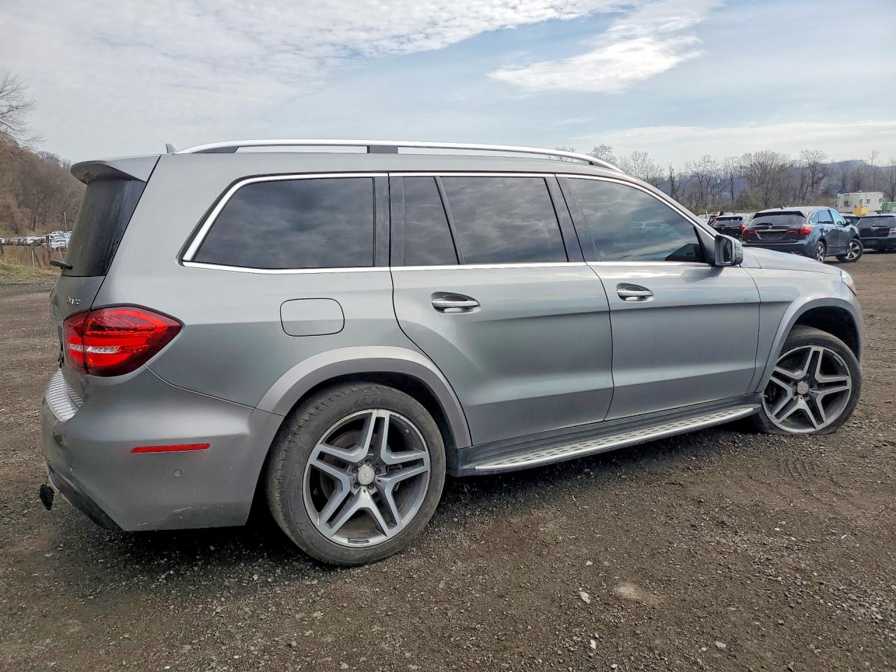 2017 MERCEDES-BENZ GLS 550 4MATIC photo 3