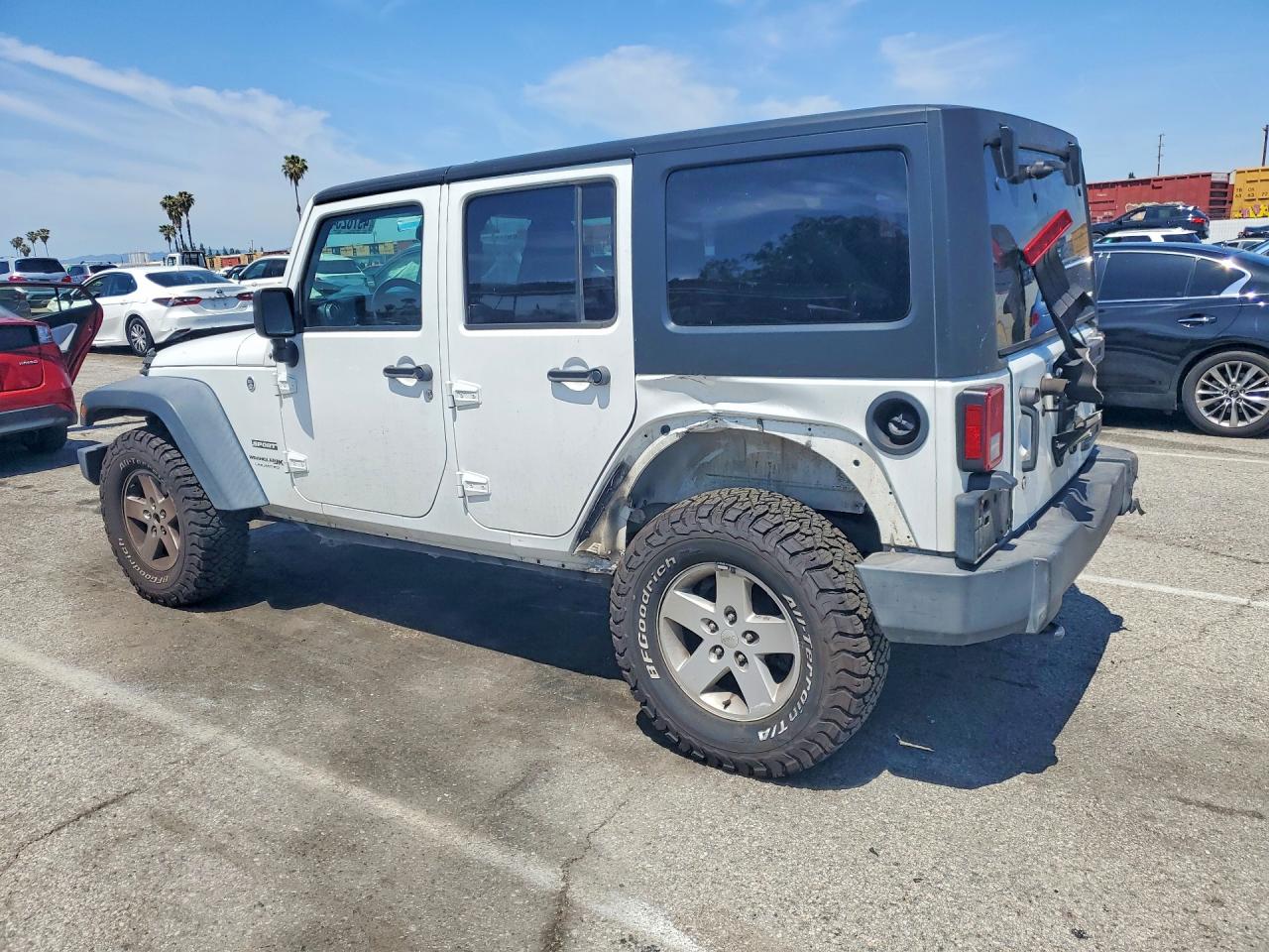 2018 JEEP WRANGLER UNLIMITED SPORT photo 3