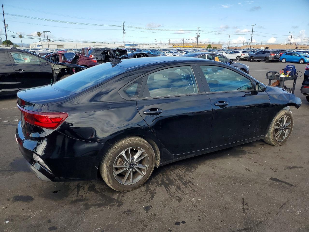 2024 KIA FORTE LXS photo 5