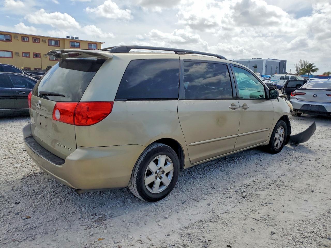 2004 TOYOTA SIENNA LE 7 PASSENGER photo 5