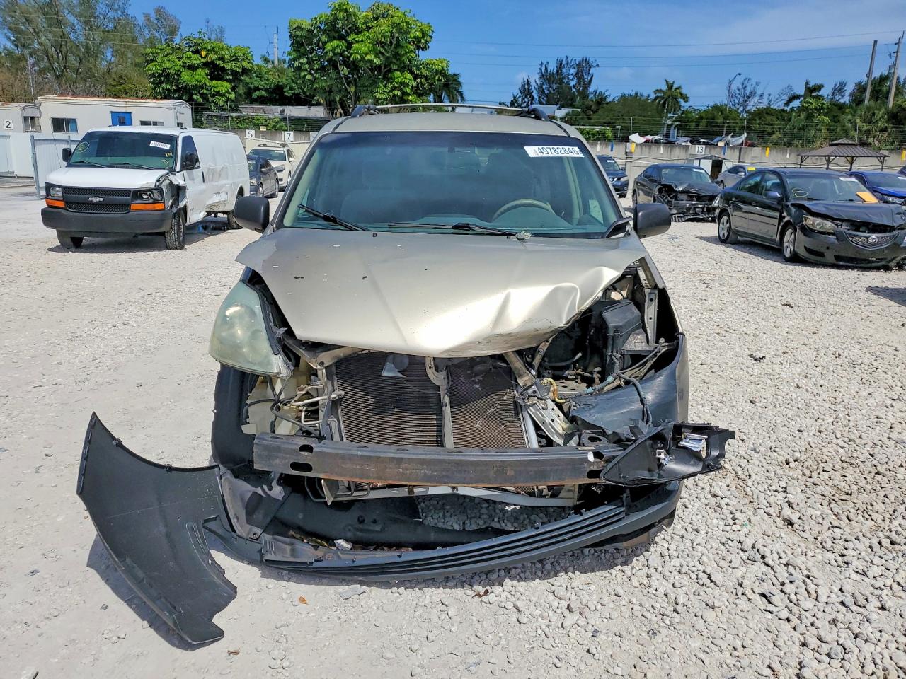 2004 TOYOTA SIENNA LE 7 PASSENGER photo 9
