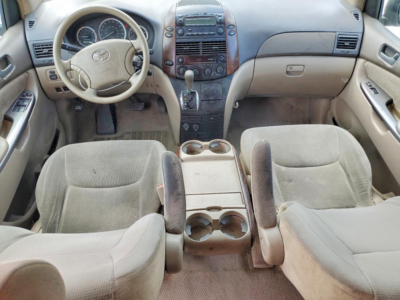 2004 TOYOTA SIENNA LE 7 PASSENGER photo 15
