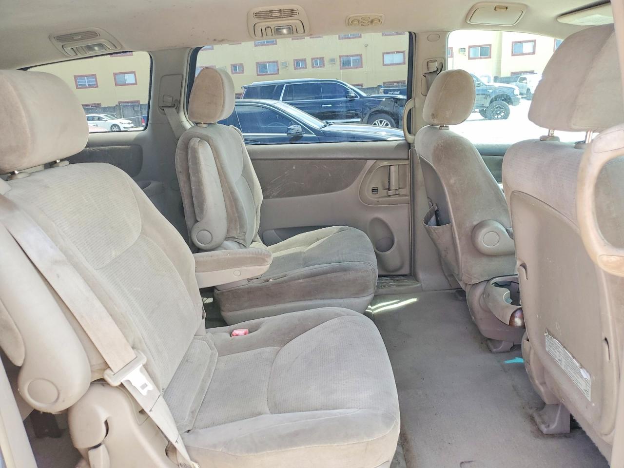 2004 TOYOTA SIENNA LE 7 PASSENGER photo 21
