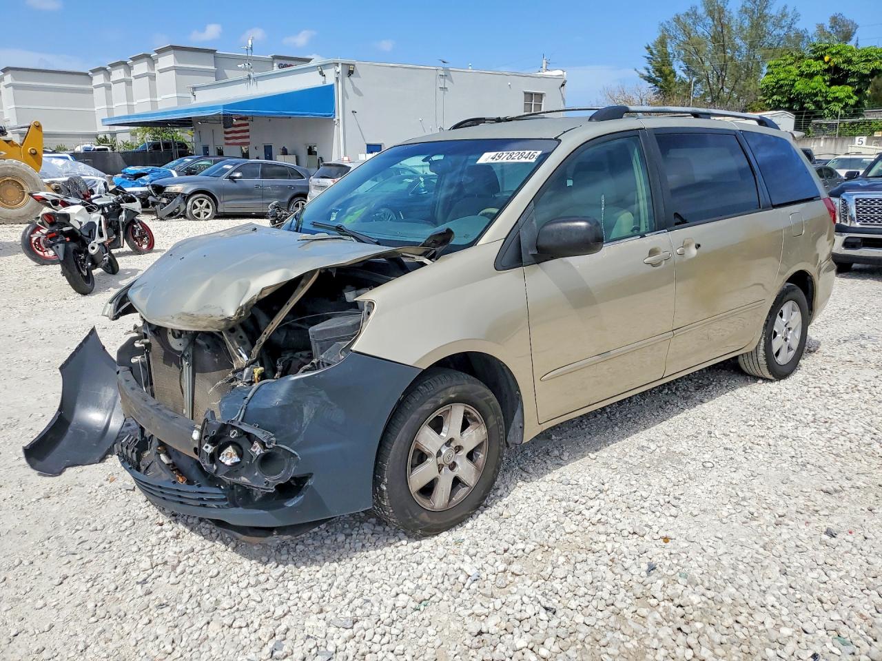 2004 TOYOTA SIENNA