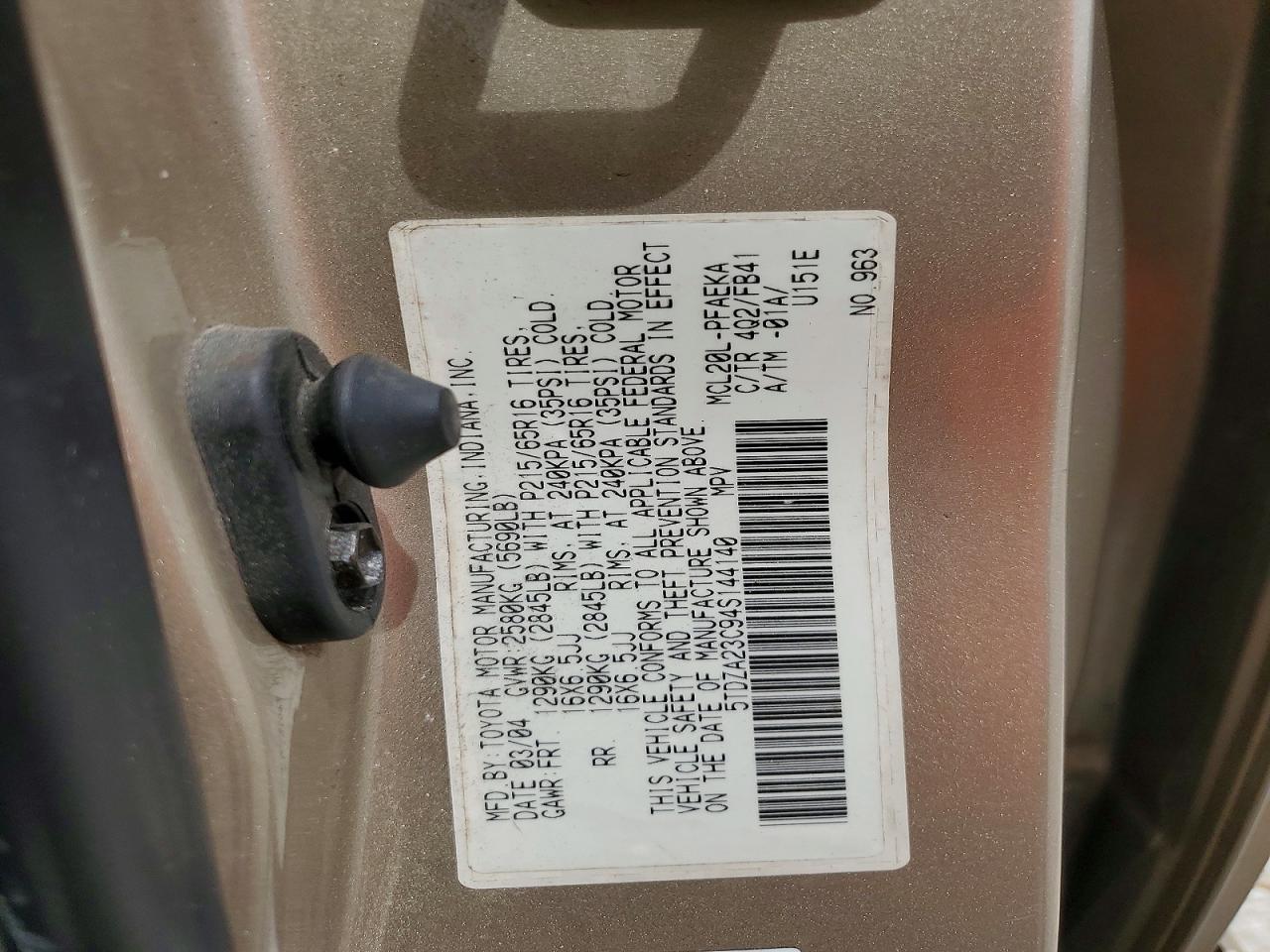 2004 TOYOTA SIENNA LE 7 PASSENGER photo 25