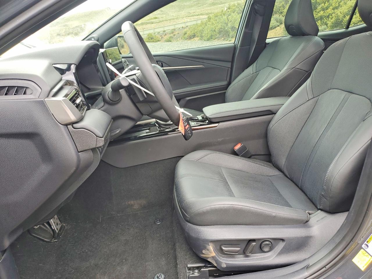 2025 TOYOTA CAMRY XSE photo 19