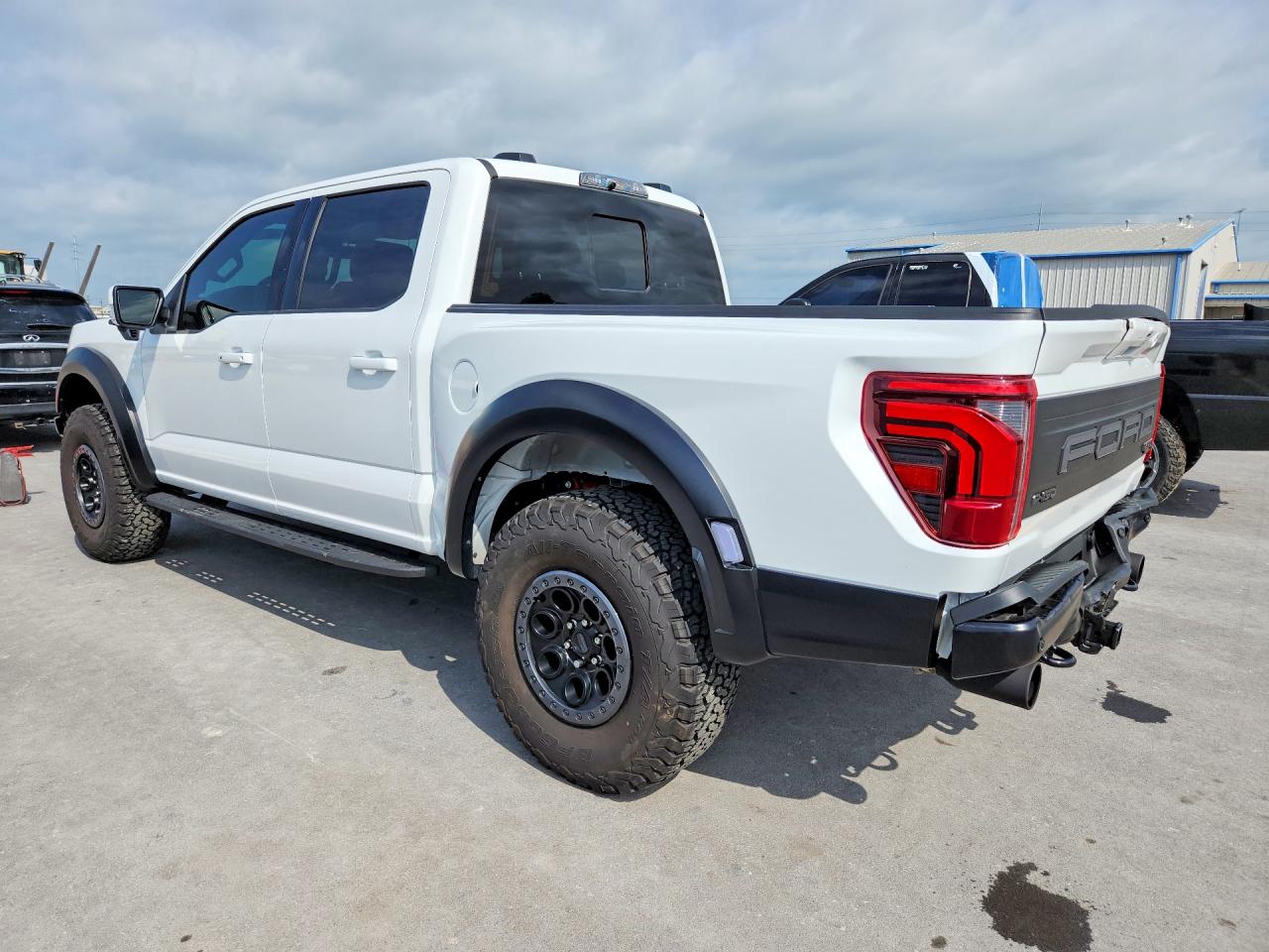2025 FORD F150 RAPTOR photo 4