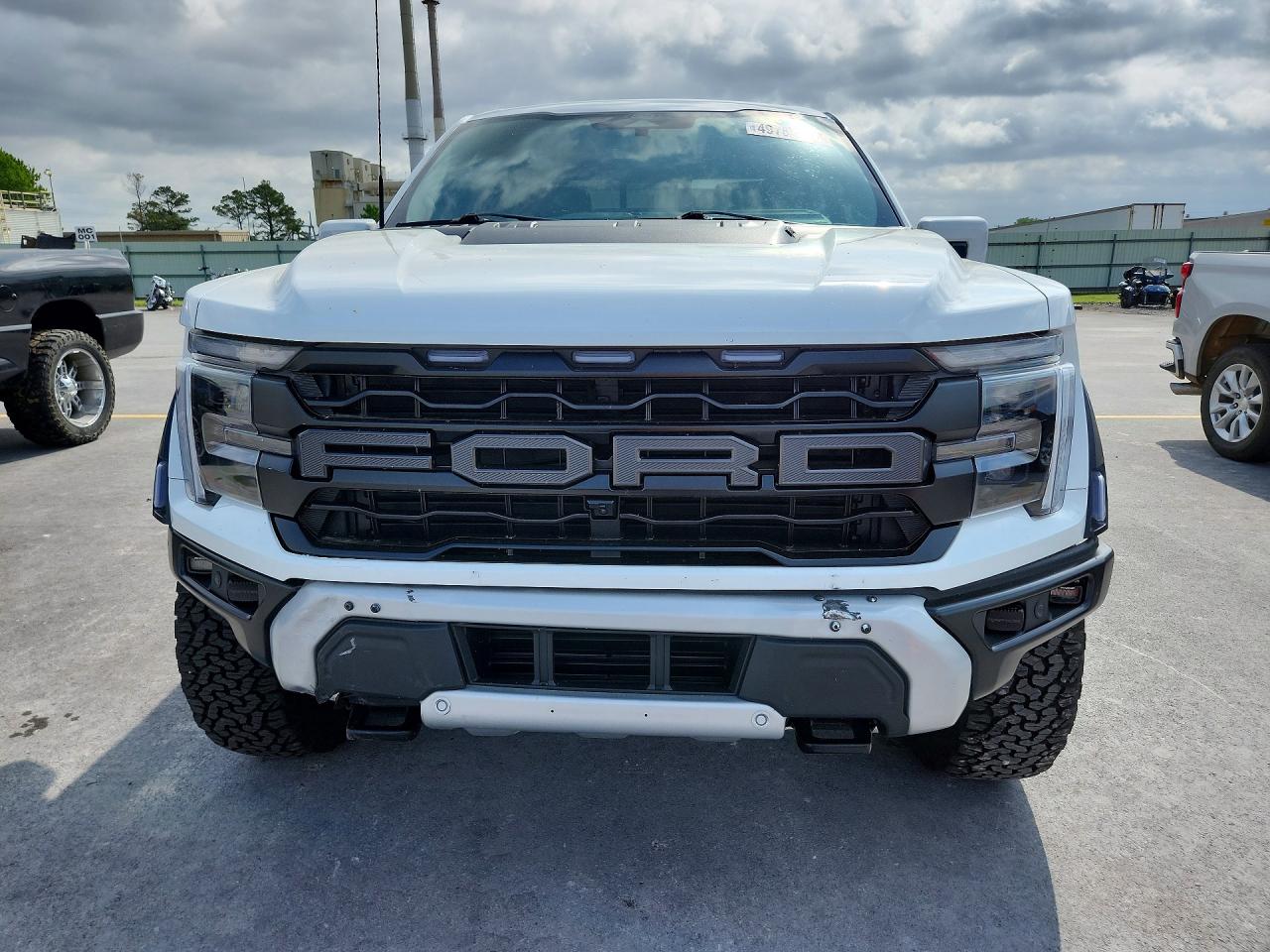 2025 FORD F150 RAPTOR photo 13