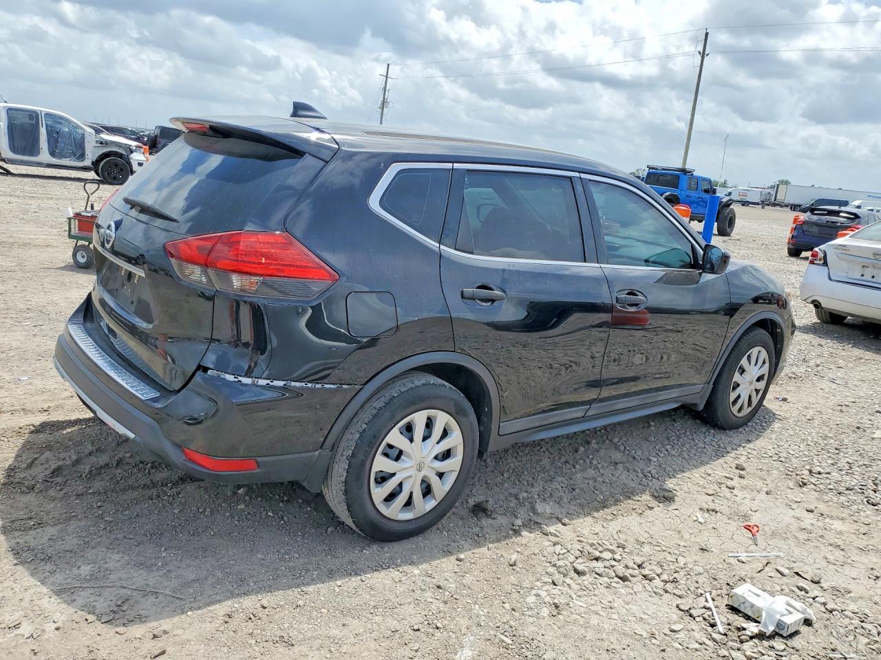 2017 NISSAN ROGUE S photo 7