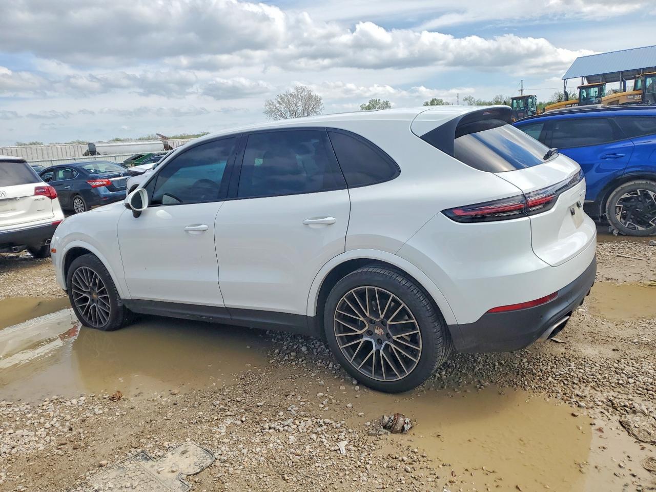 2020 PORSCHE CAYENNE photo 3