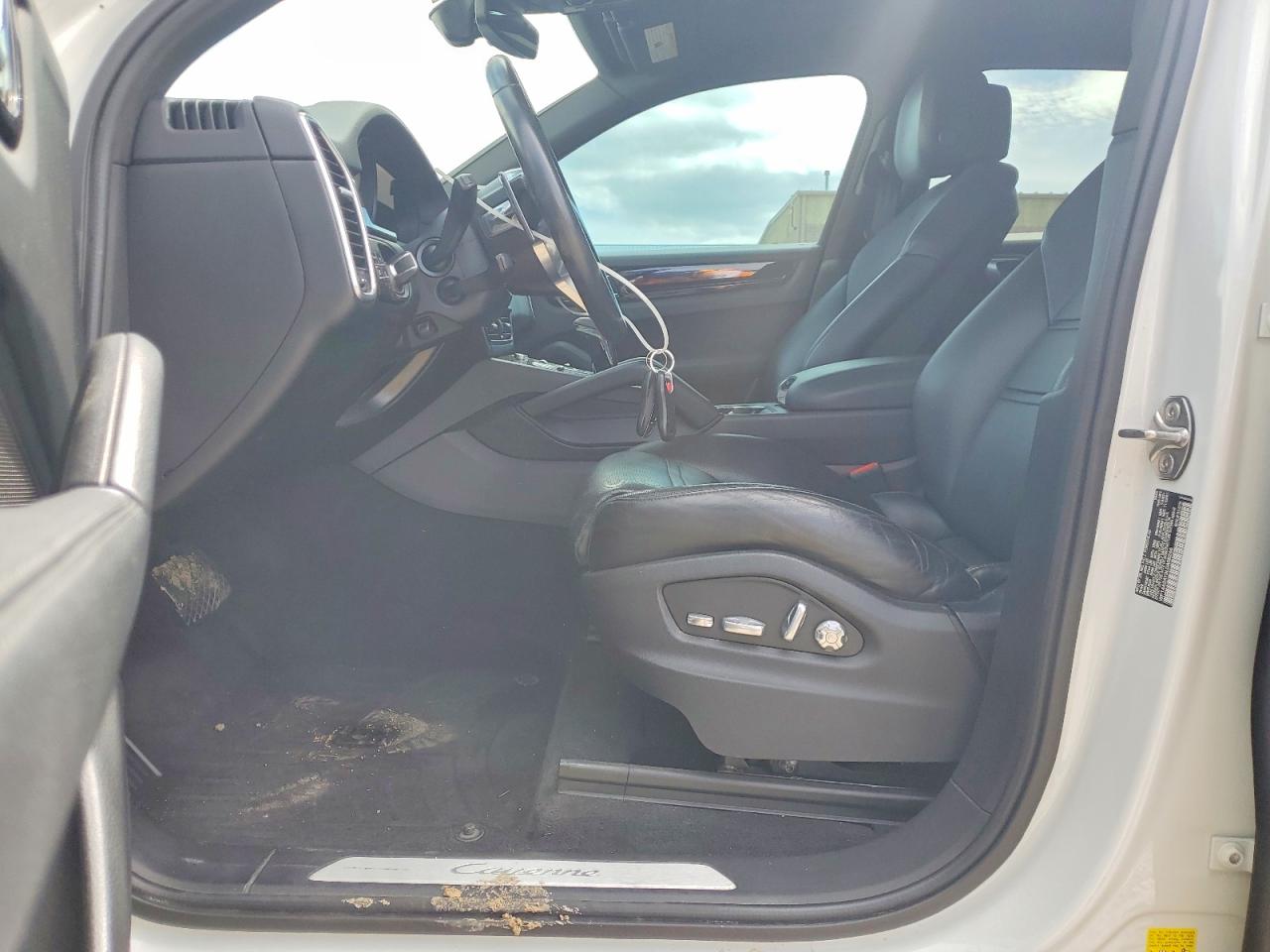 2020 PORSCHE CAYENNE photo 13