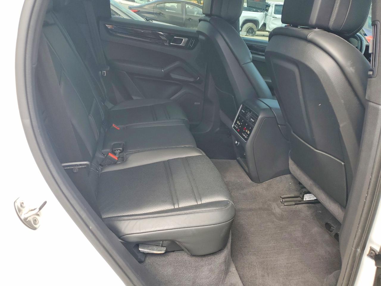 2020 PORSCHE CAYENNE photo 21