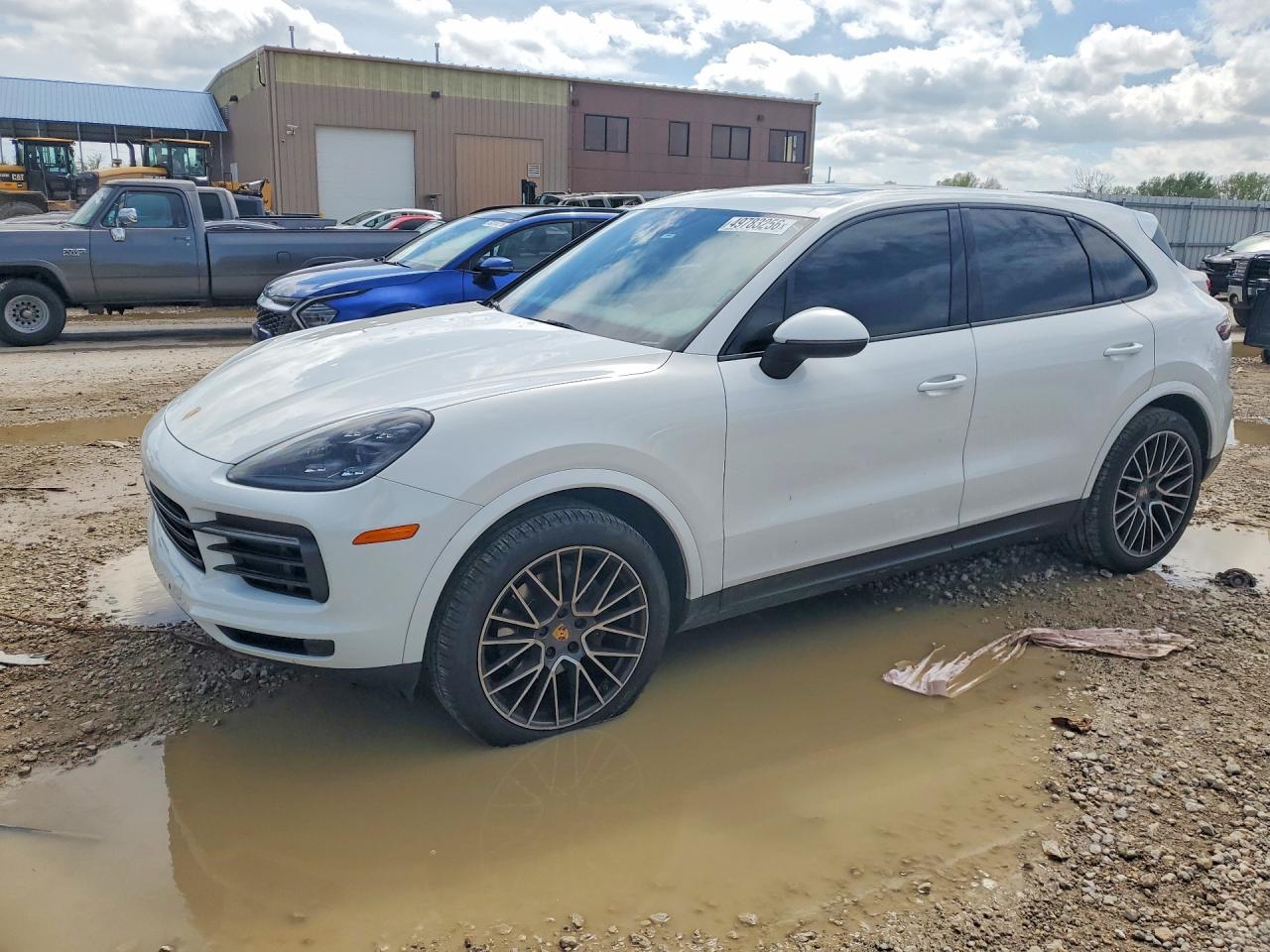 2020 PORSCHE CAYENNE