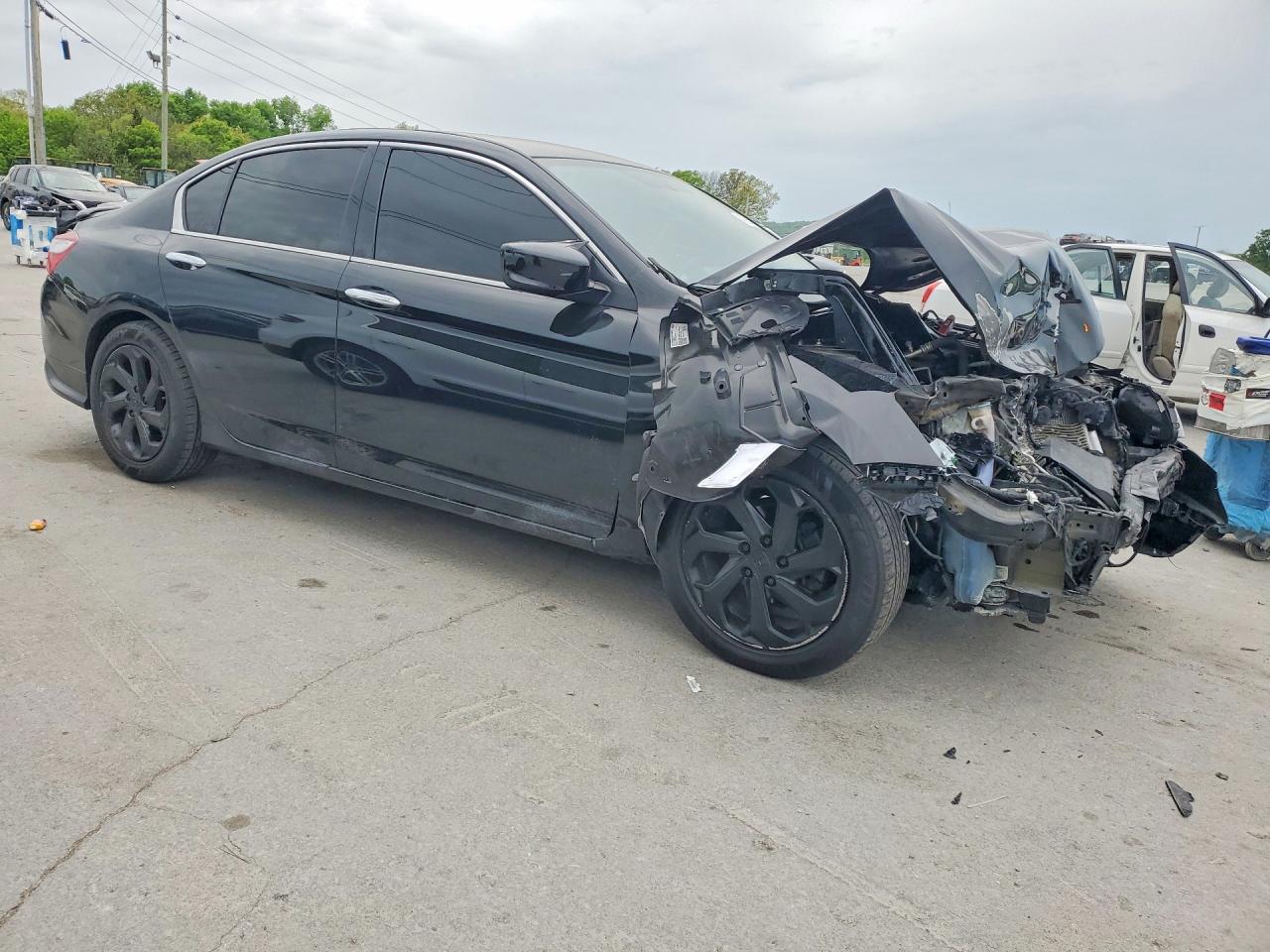 2017 HONDA ACCORD LX photo 7