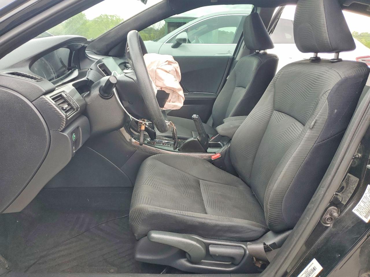 2017 HONDA ACCORD LX photo 13