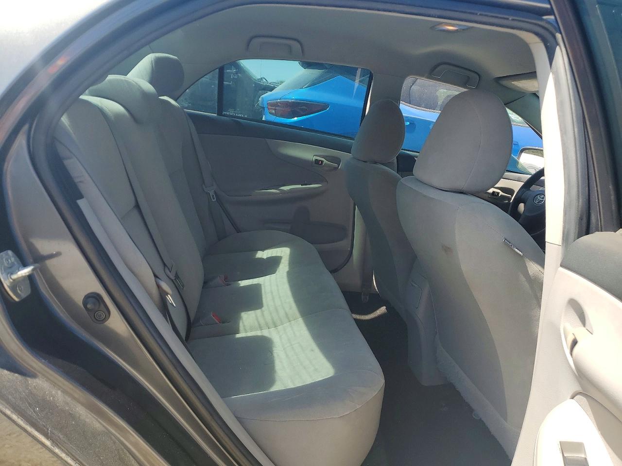 2012 TOYOTA COROLLA L photo 19