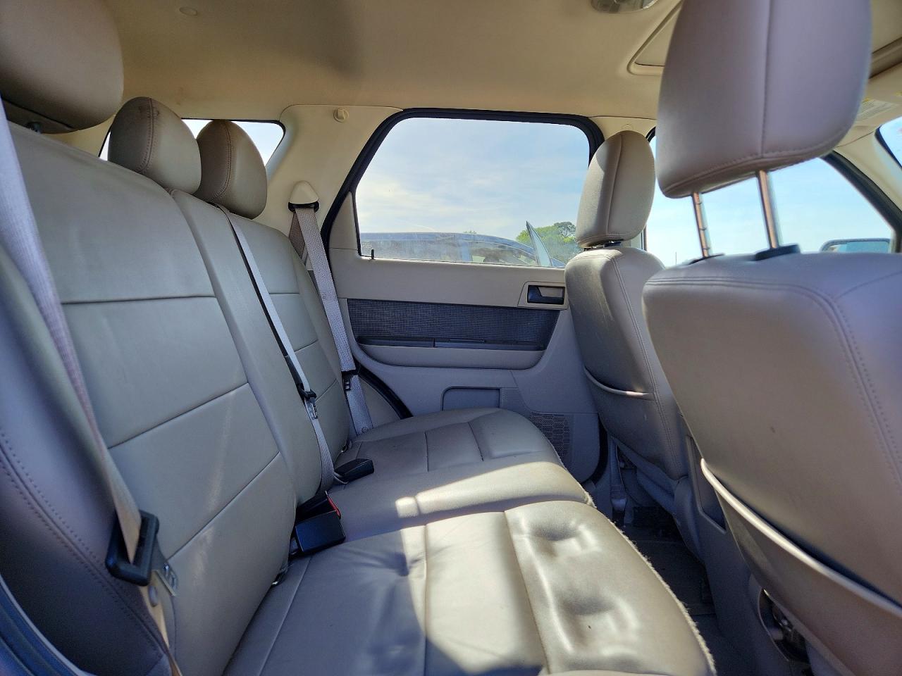 2012 FORD ESCAPE XLT photo 31
