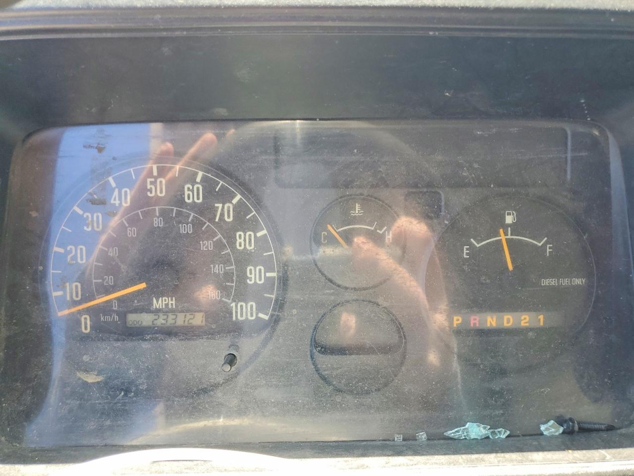 2000 ISUZU NPR photo 9